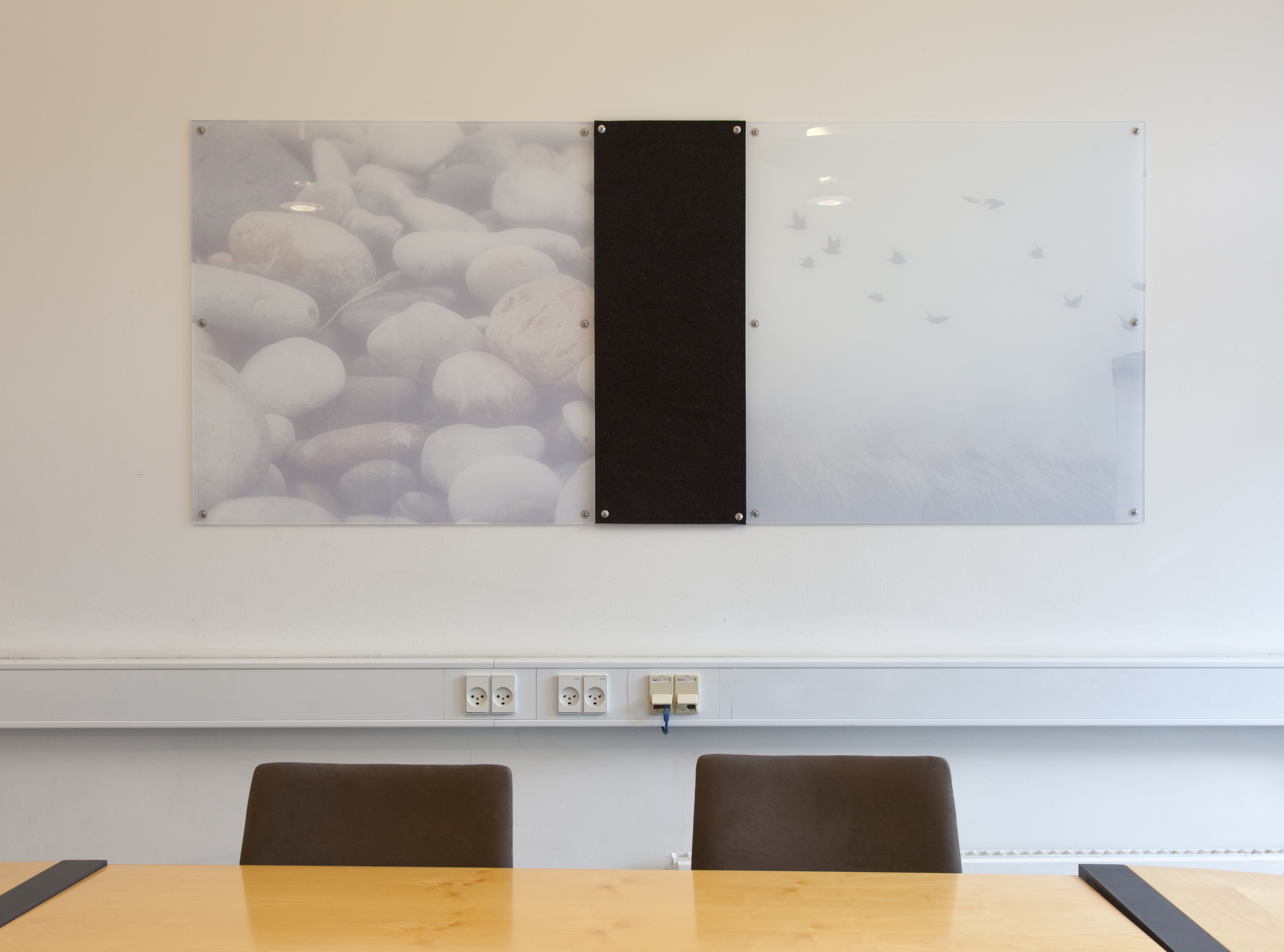 Pindot opslagstavle med filt på Rungstedgård (2)